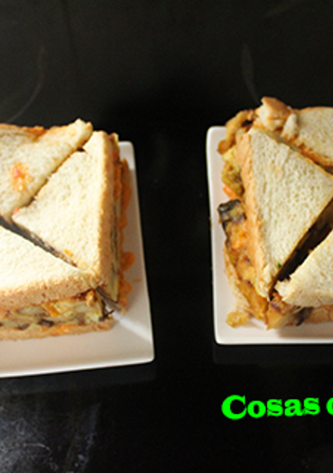 Una foto de Triángulos de pan de molde con tortilla