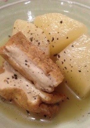A picture of Simmered Daikon & Atsuage Seasoned With Consomme.