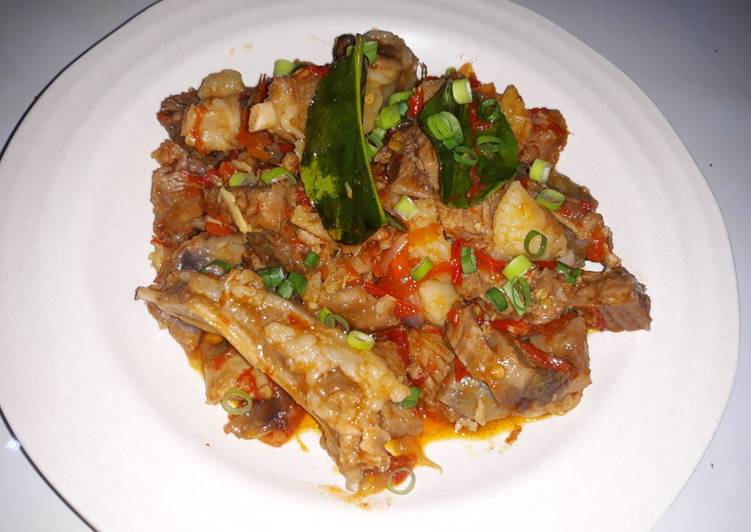 Daging kambing oseng mercon