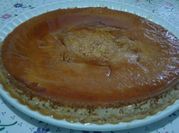 Una foto de postres con leche evaporada y cafe