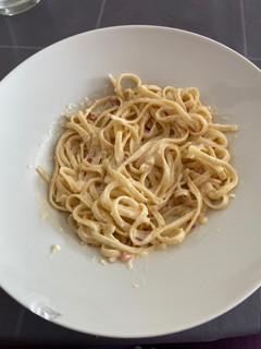 Una foto de Tallarines a mi carbonara