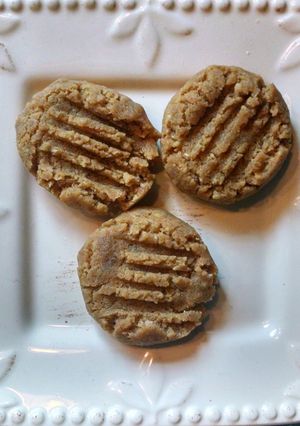A picture of 5 Ingredient Oatmeal Peanut Butter Cookies.