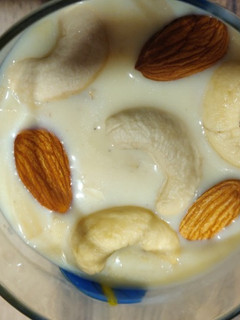 ફ્રૂટ સલાડ(fruit salad recipe in gujarati) રેસીપી મુખ્ય ફોટો