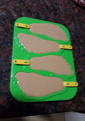 Una foto de Helados patitas banana split (súper fácil)