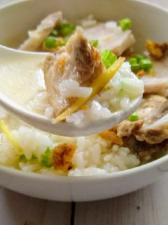 【剩飯料理】芋頭排骨粥 的食譜成品照片
