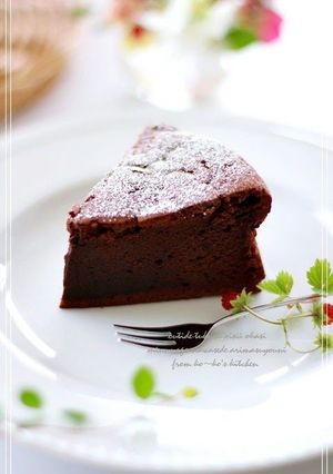 A picture of Fluffy, Melt In Your Mouth Chocolate Gateau.