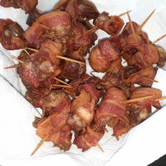 A picture of Bacon wrapped chicken livers.