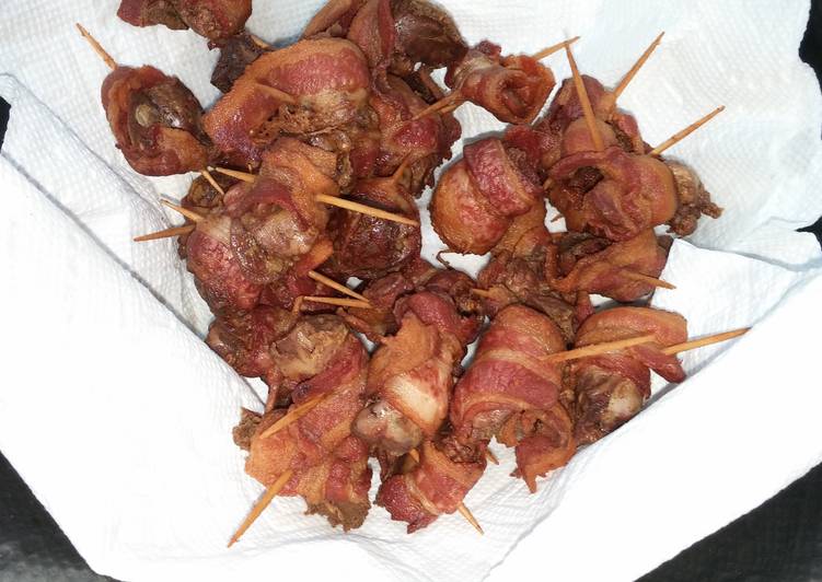 Bacon wrapped chicken livers