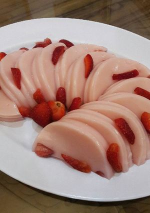 Foto resep Creamy Strawberry Pudding