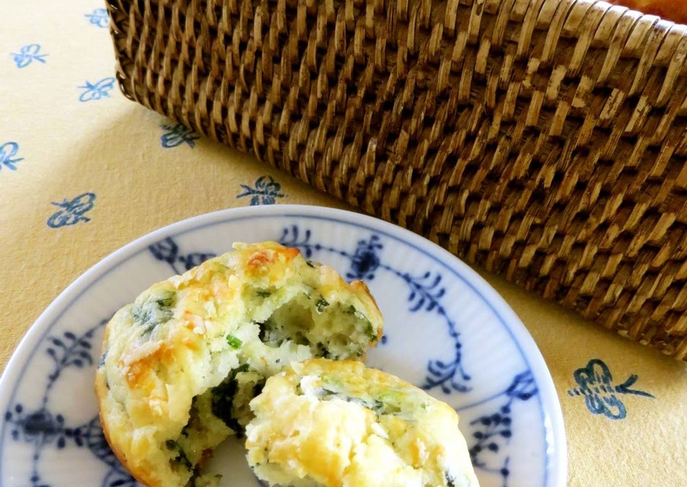 Spinach and Parmesan Cheese Muffins