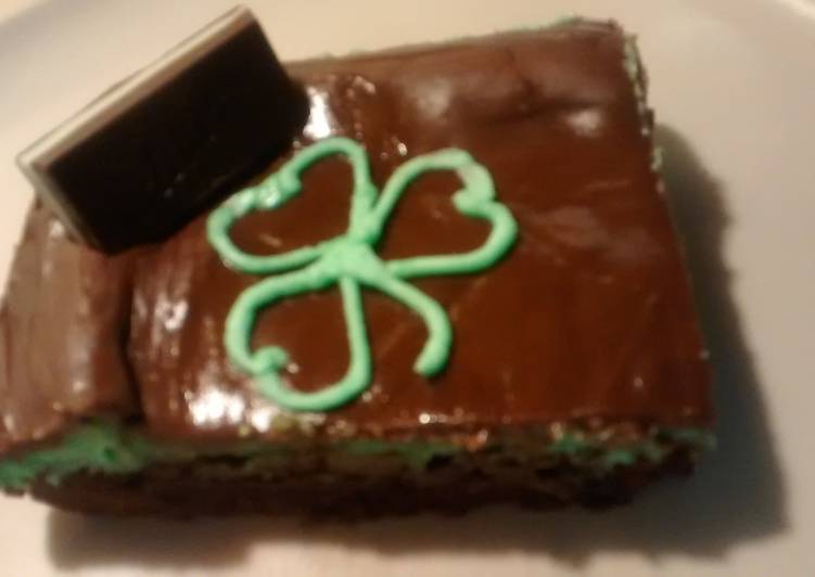 Recipe of Award-winning TL&#39;s  St. Patrick&#39;s Day Grasshopper Brownies