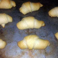 A picture of buttery cresent rolls.