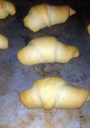 A picture of buttery cresent rolls.