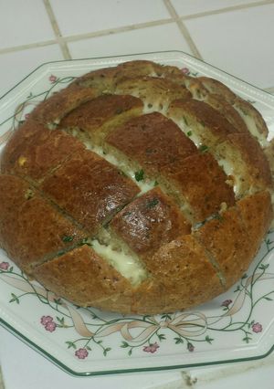 A picture of Cheese And Garlic Pull Apart Bread.