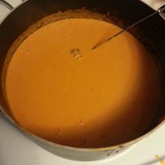 A picture of Cream of tomato soup.