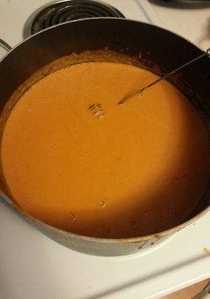 A picture of Cream of tomato soup.