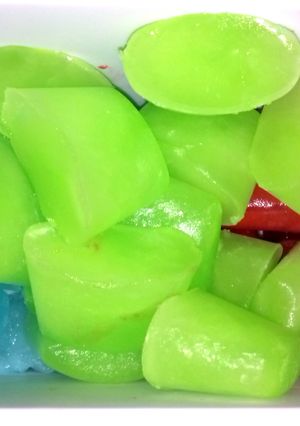 A picture of Hawaiian Punch Ice Cubes.