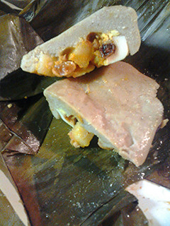 A picture of Peruvian style veggie tamales.