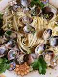 Linguine, vongole, pistacchi, al profumo di limone