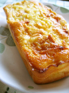 A picture of Moist! Apple & Yogurt Cake.