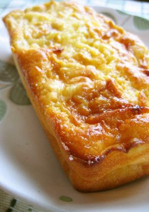 A picture of Moist! Apple & Yogurt Cake.
