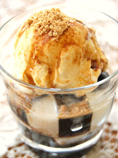 A picture of Brown Sugar Agar with Vanilla Ice Cream.