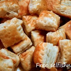 Chocolate Pie Bites made with Frozen Puff Pastry A picture of Chocolate Pie Bites made with Frozen Puff Pastry.