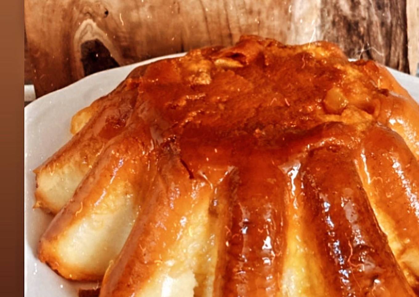 Gâteau de semoule caramélisé aux poires