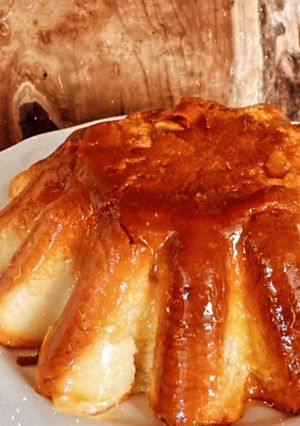 Une photo de Gâteau de semoule caramélisé aux poires