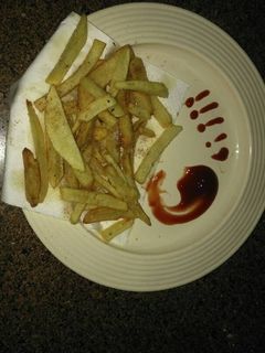 रेस्टॉरेंट स्टाइल फ्रेंच फ्राइज (Restaurent style french fries recipe in hindi) रेसिपी मुख्य फोटो