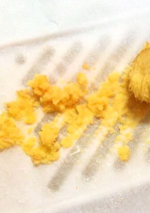 A picture of Easy and Clean Way of Grating Ginger.