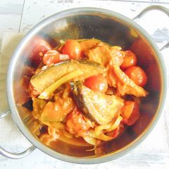 A picture of Aubergine & Cherry Tomato Curry.