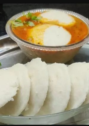 इडली सांबर (idli sambar recipe in Hindi) रेसिपी मुख्य फोटो