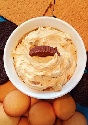 A picture of Ray's' Reese's Cream Cheese Dipper.
