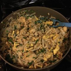 A picture of Pad Thai.