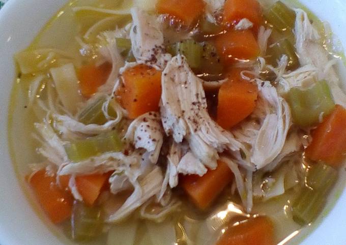 Step-by-Step Guide to Make Homemade Easy Chicken Noodle Soup