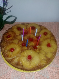 Una foto de Torta invertida de piña