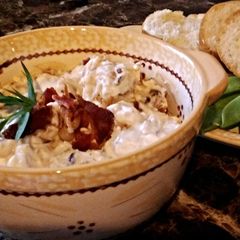 A picture of Caramelized Onion And Bacon Dip.