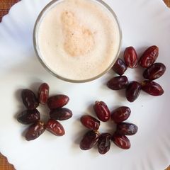 A picture of Dates milkshake.