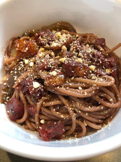 A picture of Red Wine 🍷 Spaghetti 🍝.