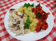 Una foto di antipasto freddo