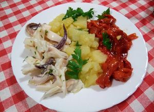 Foto di Insalata di seppie, patate e peperoni