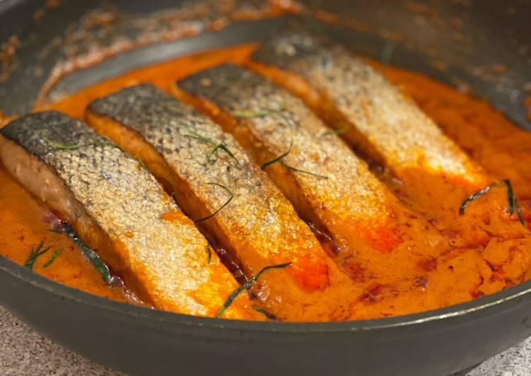 Steps to Prepare Favorite Salmon Red curry