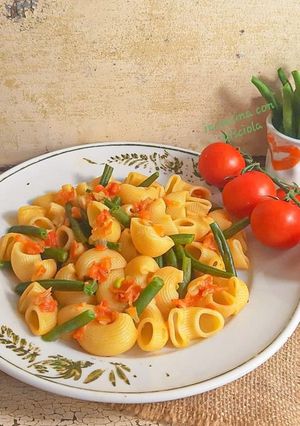 Foto di Pipe rigate con pomodoro e fagiolini