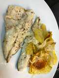 Lubina con limón, patatas y cebolla en Airfryer Cosori