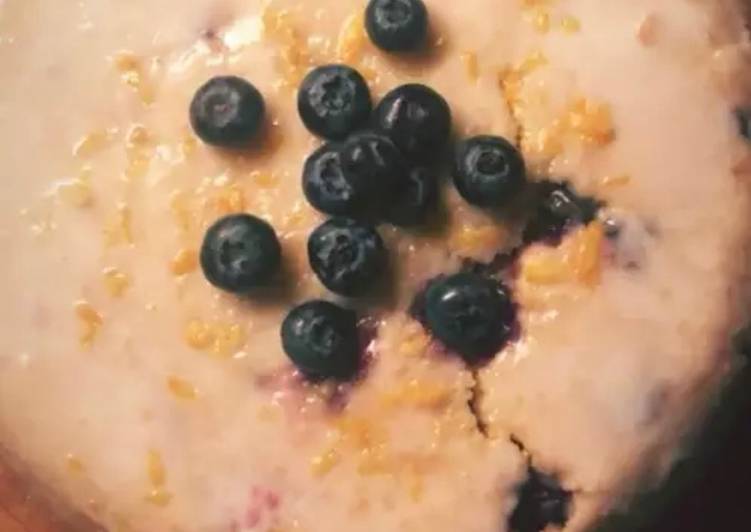 Tarta de limón y arándanos