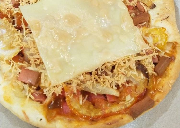 Resep Pizza mini sosis panggang yang Enak