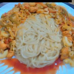 A picture of Chicken chowmein.