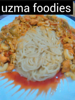 A picture of Chicken chowmein.
