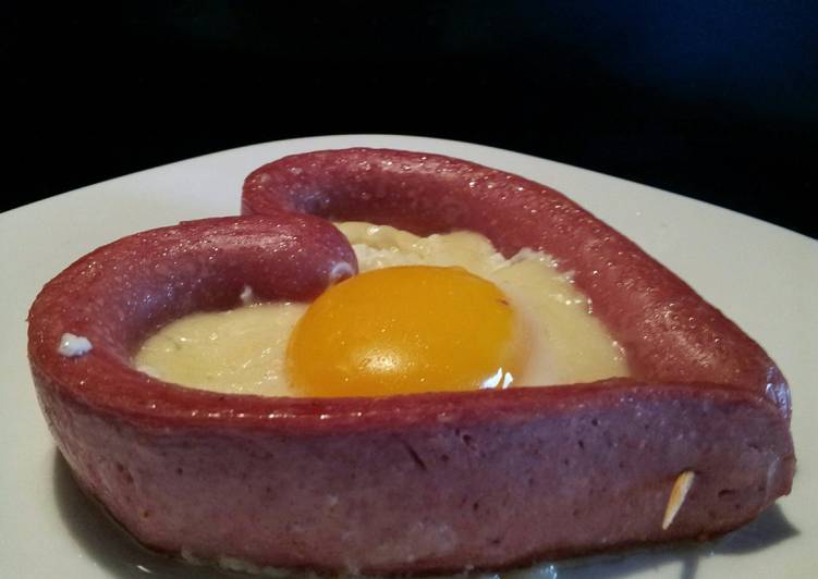 Step-by-Step Guide to Prepare Ultimate AMIEs Fried EGG &amp; Hotdog  (Valentine Breakfast)